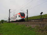 VIAS 414 als VIA 25017 von Neuwied nach Frankfurt (M) Hbf, am 17.05.2012 bei Erbach (Rheingau).