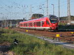 Der RE 13033 Stralsund-Binz,am 05.August 2017,erreicht den Bahnhof Bergen/Rügen.