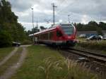 Flirt 429 026 passierte am 30.September 2009 bei der Ausfahrt nach Binz die Ortsschranke von Prora.