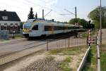 Et 7.02 der Eurobahn als RE13 aus Venlo in Richtung Kaldenkirchen unterwegs  am 22.4.2011 entstand dieses Foto noch auf niederlndischem Boden......Schwanenhaus ist aber nicht mehr weit.