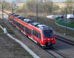 442 852-0 als S 1 von Rostock Hbf nach Warnemnde bei der Einfahrt im Haltepunkt Warnemnde Werft.12.04.2014