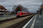 Bei der Einfahrt in Korschenbroich ist der (1)440 801-7 als Frontfahrzeug vor einem S8 Doppel nach Mönchengladbach zu sehen.