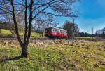 479 201-6 fährt als RB 29945 (Cursdorf - Lichtenhain an der Bergbahn) kurz nach der Haltestelle Cursdorf vorüber.