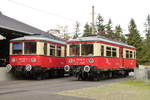 01. Oktober 2012, Im Bahnhof Lichtenhain stehen die Wagen 203 und 201 der Oberweißbacher Bergbahn
