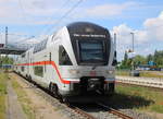 Der schmutzige neue Intercity alias 4110 117 als IC 2272 von Dresden Hbf nach Warnemünde bei der Einfahrt in Warnemünde-Werft.05.06.2020
