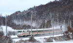 Gut getarnt.
Mit den Ausläufern des 409 Meter hohen großen Seeberg im Hintergrund, konnte ich  Crailsheim , als ICE von Berlin über Leipzig, Erfurt, Frankfurt und Stuttgart nach München, bildlich festhalten.

Seebergen, 10. Janaur 2019