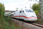 401 513-7 sieht etwas ramponiert aus, als er am 9.Oktober 2020 Stuttgarter Gleise erreicht 🧰 DB 🚝 ICE 597 Berlin Ostbahnhhof - München 🚩 Bahnstrecke KBS 770 (Residenzbahn) 🕓 9.10.2020 | 15:48 Uhr