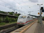 DB 401 053  Neumnster  als ICE 838 von Berlin Gesundbrunnen nach Frankfurt (M) Hbf, am 08.06.2022 in Bad Hersfeld.