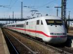 Ein ICE-1 im Bahnhof Ingolstadt Hbf. Der Zug fuhr von Mnchen Hbf nach Hamburg-Altona ber Nrnberg Hbf und weiter auf der SFS Wrzburg Hbf - Hannover Hbf. Aufgenommen im Sommer 2007