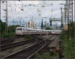 ICE Begegnung -     Kurz vor dem Bahnhof Frankfurt am Main begegnen sich zwei ICE 1.