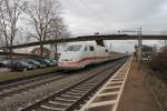 Hier ist 401 074-0 als ICE ___ in Orschweier.