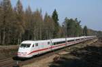 401 505 als ICE 772 (Stuttgart Hbf–Hamburg-Altona) am 02.04.2011 zwischen Eschede und Unterl