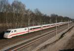 401 552 als ICE 578 (Stuttgart Hbf–Hamburg-Altona) am 10.03.2014 zwischen Radbruch und Winsen (Luhe)