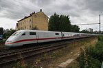 401 577-2 hrt seit dem 21.6.2016 nicht mehr auf den Namen Basel sondern auf Rendsburg. Am 6.7.2016 ist 401 577-2 als ICE273 von Kiel Hauptbahnhof nach Karlsruhe Hauptbahnhof unterwegs und verlsst in wenigen Minuten das Kieler Stadtgebiet.