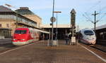 Eine etwas ungewöhnliche Reise (Bild 5)
Zum Abschluss des Tages begegnete uns in Mannheim noch der Duplo-ICE auf seiner Fahrt von München nach Frankfurt/Erfurt/Berlin/Hamburg. Rechts steht noch Tz  Hannover , welcher uns von Offenburg nach Mannheim gebracht hat.

Mannheim, 21. März 2018 