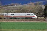 Bahn im Markgräfler Land. ICE 1  Gelsenkirchen  mit Triebkopf 410 010-4 auf dem Weg ins für ICE gefährliche Pflaster Basel. Müllheim, März 2019.