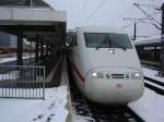 Der ICE 693 Berlin Ostbahnhof - Frankfurt (Main) - Mnchen. Der redisignte 401 013 nur mit DB Logo. Das sieht man auch nicht alle Tage.
