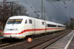 402 035-0 (Tz 235 Grlitz)kam aus einer Regenwand am 1.4.2010 durch den Bhf. Boizenburg gefahren