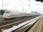 Hier  402 036-8  Jterbog  mit einem weiteren ICE bei der Durchfahrt durch den Bahnhof Berlin Flughafen Schnefeld am 15.