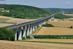 Zwei ICE 2 Triebwagen als ICE 533/583 von Oldenburg/Hamburg nach München Hbf beim Überqueren der Leinachtalbrücke. Der Zug wird in Kürze Würzburg Hbf erreichen, 23.07.2015