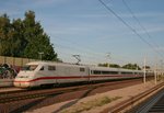 402 012 als ICE 586 (München Hbf–Hamburg-Altona) am 02.08.2015 in Ashausen