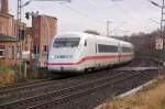 ICE Bad Hersfeld auf dem Bahnbergang Klner Strae in Jchen.11.12.2011