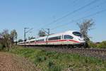 Nachschuss auf 403 517-6  Recklinghausen , der an diesem Tag dem 05.05.2016 zusammen mit 403 501-0  Freiburg im Breisgau  auf dem Weg nach Basel SBB waren und hier bei Scherzingen in Richtung Schweizer Grenze fuhren.