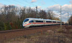 Der als ICE 1005 fahrende ICE-Sprinter von Berlin nach Frankfurt(M) rollte am 01.01.18 durch Burgkemnitz Richtung Bitterfeld.