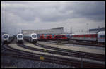 ICE und andere Fahrzeuge am 6.11.1999 im Versuchszentrum Wildenrath.