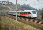 29. März 2003, ein ICE in Richtung Halle oder Leipzig fährt bei bei Weißenfels/Burgwerben durchs Saaletal.