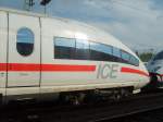 Ein ICE bei der Einfaht im Stuttgarter Hbf. Der ICE fuhr weiter nach Hamburg-Altona bzw. ein Zugteil bis Mnster. 26.04.09 