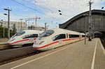 Zwei ICE3 Züge stehen in Köln Hbf am Freitag den 2.September 2016 der vordere auf Gleis 5 trägt den Namen Mönchengladbach.