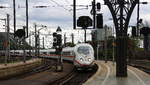 Ein ICE 518 kommt aus München-Hbf nach Dortmund-Hbf und fährt in Köln-Hbf ein.