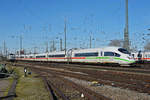 ICE 3 406 003-4 fährt beim badischen Bahnhof ein. Die Aufnahme stammt vom 28.02.2020.