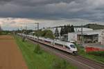 Am 11.05.2013 fuhr 406 003-4  Mannheim  hinter einer unbekannten 403 Einheit als ICE 106 von Basel SBB nach Amsterdam Ceentral. Hier ist die Doppeleinheit aus 403 und 406 bei der Durchfahrt durch den kleinen Hp Auggen, sdlich von Mllheim (Baden).