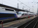Fährt man bald gemeinsam nach Frankreich?

Ein ICE 3 der DB wartet auf Gleis 19 von Frankfurt am Main auf die Abfahrt in Richtung Niederlande. Kurz danach wird der TGV der SNCF nach Paris fahren. (09.01.2016)