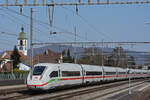 ICE 4 5812 025-5 durchfährt den Bahnhof Rupperswil. Die Aufnahme stammt vom 28.03.2022.