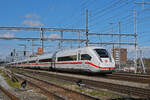 ICE 4 5812 056-0 durchfährt am 25.03.2024 den Bahnhof Muttenz.