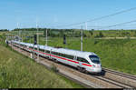 Planverkehr auf der Schnellfahrstrecke der neuen Westbahn am 29. Mai 2017: ICE T 411 013  Hansestadt Stralsund  bei Pottenbrunn.