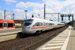 411 057 (Tz 1157  Innsbruck ) als ICE 1712 (Linie 28) von Berlin Südkreuz nach Hamburg-Altona durchfährt den Bahnhof Wittenberge auf der Bahnstrecke Berlin–Hamburg (KBS 204). [15.7.2017 - 14:31 Uhr]