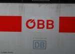 Seitenmarkierung des BB ICE-T 4011 091-8 (DB 411 091-2). Die auf der selben Relation verkehrenden DB ICE-T tragen BB- und DB-Emblem umgekehrt.