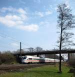 ICE 72232 fhrt am 31.03.09 durch Radbruch Richtung Hamburg-Altona.