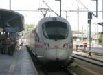 Hier 411 008-6  Pirna  als ICE1606 von Mnchen Hbf. nach Rostock Hbf., dieser Zug stand am 28.8.2009 in Erfurt Hbf.