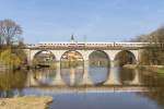 ICE 411 008  Berlin  nach Regensburg am 10.04.2015 auf der Vilsbrücke in Vilshofen.

Hersteller: Deutsche Waggonbau, Görlitz
Fabriknummer: 031800/038
Abnahmedatum: 17.12.1999
Erst-Bw: München
Eigentümer z.Z.d. Aufnahme: DB Fernverkehr, Frankfurt (Main)
UIC-Nr.: 93 80 5411 008-6 D-DB
Betreibernr. z.Z.d. Aufnahme: 411 008-6
EBA-Nr.: EBA 94M20A 019
ursprüngl. Name:  Hansestadt Wismar , Namenstausch mit 411 011 (02.08.2003)