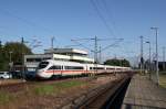 411 557-2 erreicht als ICE 1208 von Innsbruck Hbf nach knapp 11 Stunden Fahrtzeit den Zielbahnhof Warnemünde. Fotografiert am 06.06.2015. 