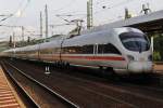 Hier 415 006-6  Kassel  und 411 002-9  Neubrandenburg  als ICE1643 von Frankfurt(Main) Flughafen Fernbahnhof nach Dresden Hbf., bei der Ausfahrt am 20.8.2014 aus Eisenach. 