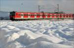 So viel Schnee liegt hier selten: Ein Zug der BR 420 auf der Fahrt von Schorndorf nach Filderstadt bei Endersbach im Remstal.