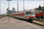 Der Mnchener S-Bahn Museumszug 420 001 fhrt von Steinhausen kommend als Sonderzug in den Mnchener Ostbahnhof ein. (01.07.07)