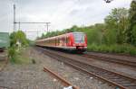 Die Ablsung der X-Wagenzge schreitet immer weiter voran auf der Linie S8.
Hier fhrt am Sonntag 2. Mai 2010  die Doppeleinheit 422 534-8+422 024-0 in Korschenbroich ein.