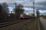 Es war ein Spiel mit Sonne und Wolken am Nachmittag des 15. Dezember 2017 in Markt Schwaben. 423 137-9 verlor das Wolkenlotto, als er als S2 nach Petershausen vor die Linse des Fotografen fuhr.